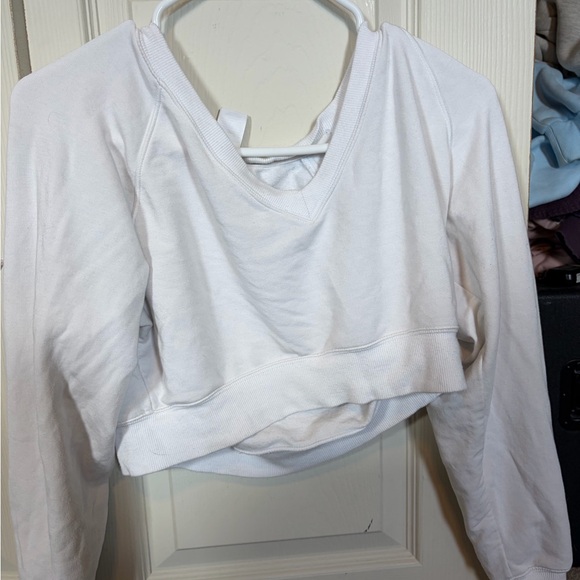 Altar'd State Tops - Altar'd State White Cropped V-Neck Long Sleeve Top